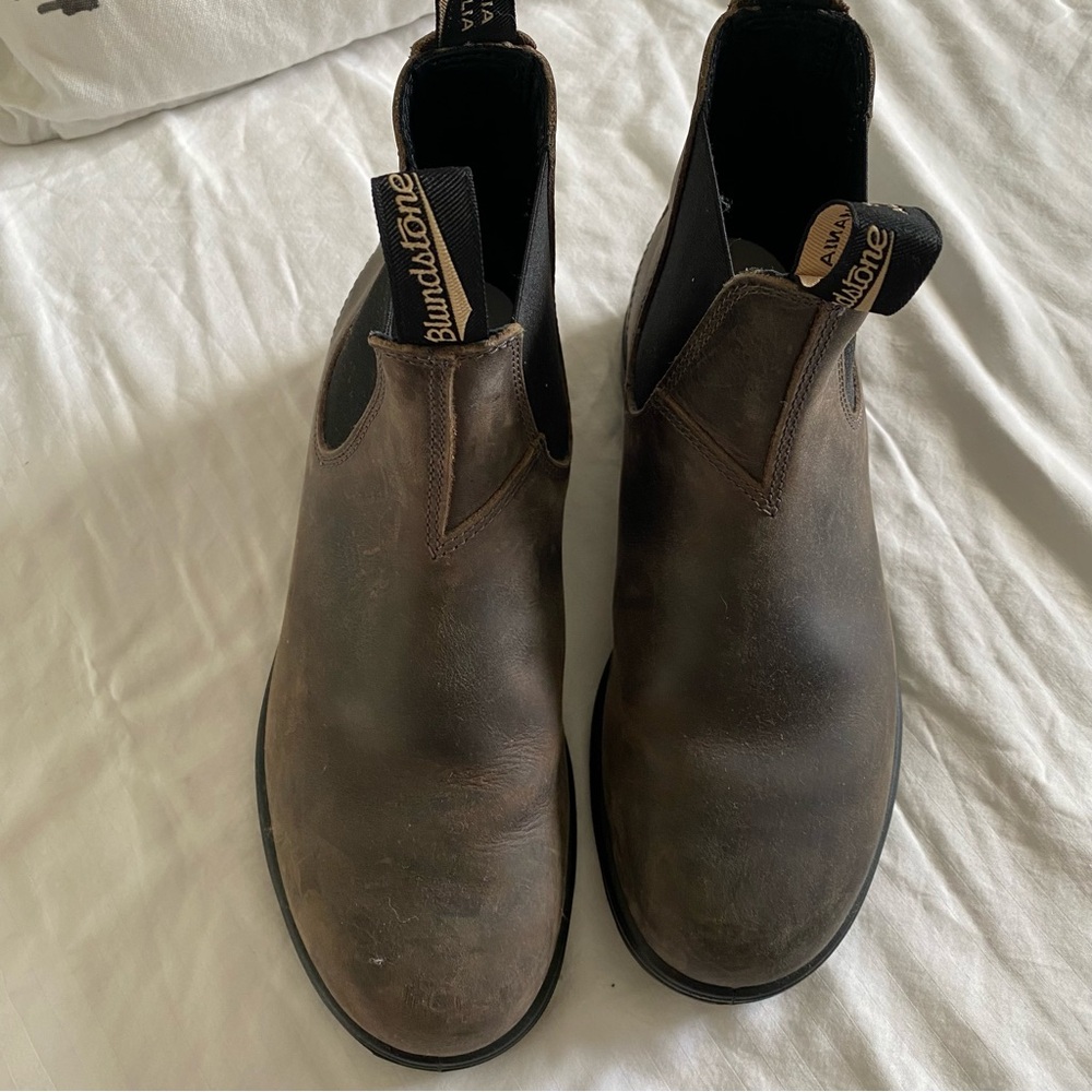 Blundstone Brown Leather Boots Timeless Style Uk 71/2 US women 10.5
